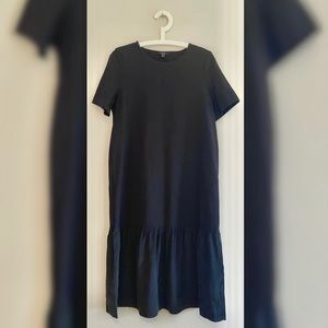 Long dress, dropped waist